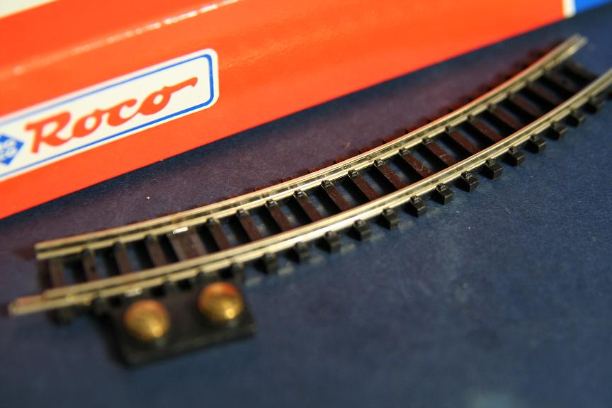 VIA CURVA 30º R: 194.6 MM. T.C.