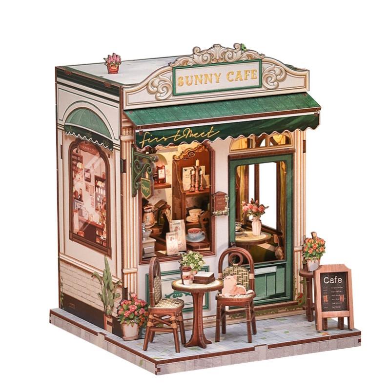 SUNNY CAFÉ