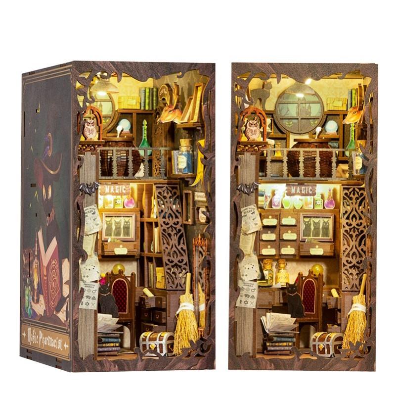 MAGIC PHARMACIST – BOOK NOOK