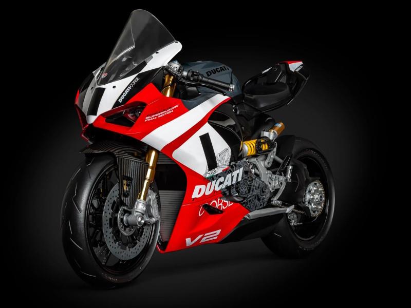 1:4 DUCATI PANIGALE V2 SUPERQUADRO FINAL EDITION