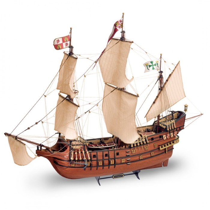 GALEÓN SAN FRANCISO II CON FIGURAS DE METAL